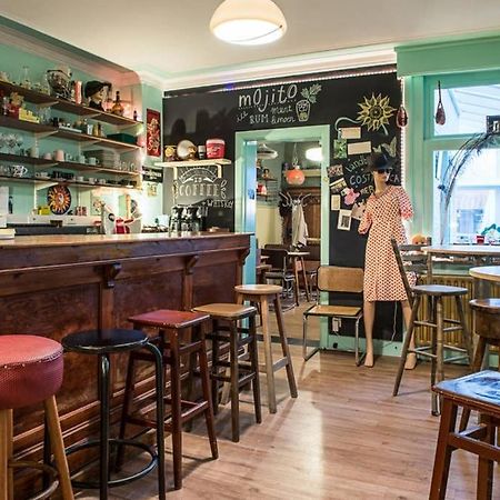 Vakantiewoning In Mol Centrum Met Eigen Bar "Casacuriosa" Экстерьер фото